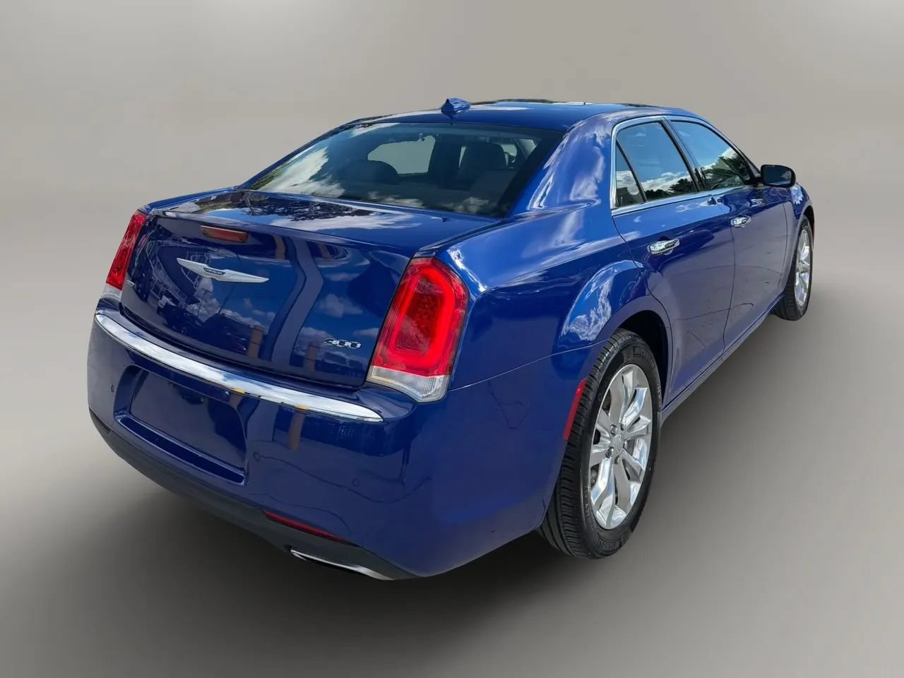 Used 2019 Chrysler 300 Limited w/ Safetytec Plus Group AWD/4WD image 7