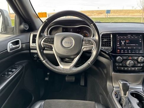 Used 2020 Jeep Grand Cherokee Altitude image 13