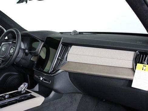 New 2026 Volvo XC90 B6 Ultra image 9