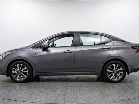 Used 2025 Nissan Versa SV FWD image 5