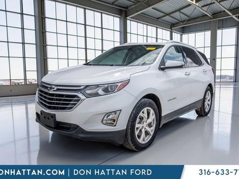 Used 2018 Chevrolet Equinox Premier FWD image 28