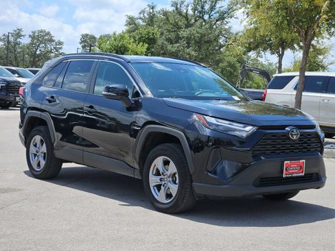 Used 2024 Toyota RAV4 XLE FWD image 7