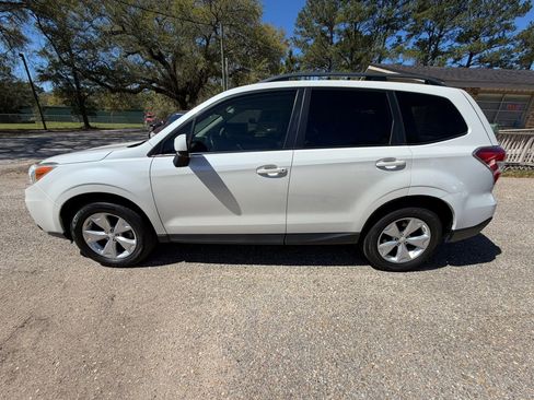 Used 2015 Subaru Forester 2.5i Premium w/ All-Weather Package image 7