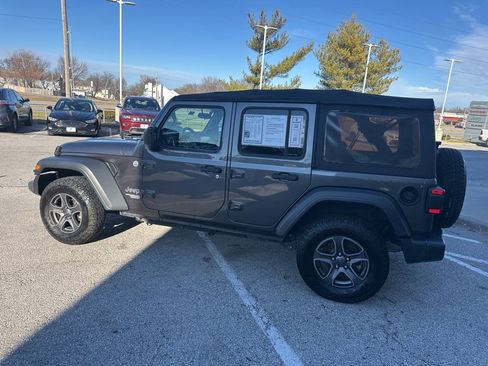 Used 2018 Jeep Wrangler Unlimited Sport S image 15