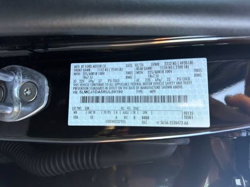 Used 2024 Lincoln Corsair AWD image 32