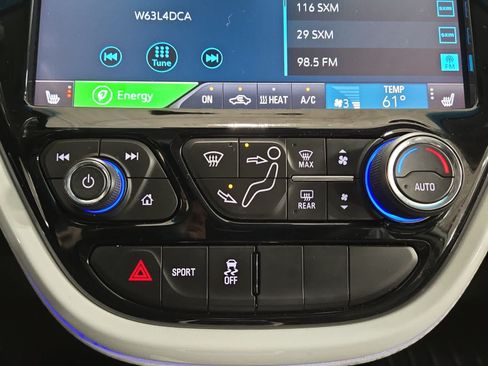 Used 2019 Chevrolet Bolt Premier w/ Infotainment Package FWD image 26