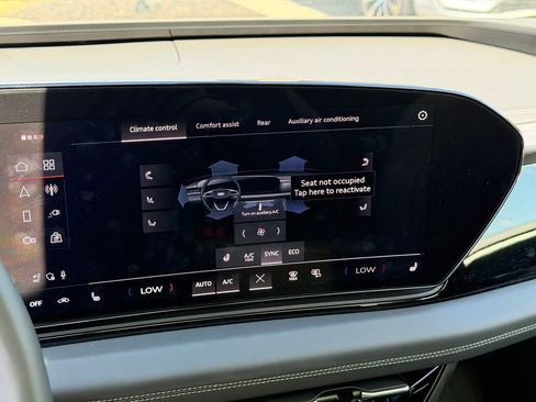 New 2025 Audi A6 e-tron Premium RWD image 23
