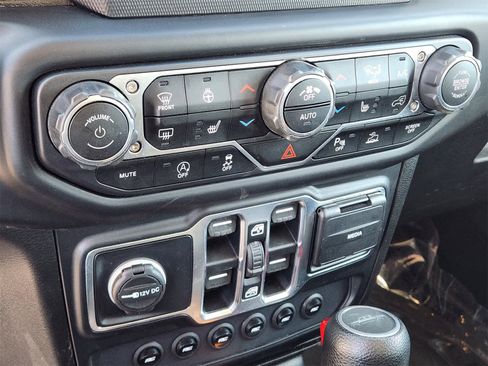 Used 2020 Jeep Gladiator Sport w/ Quick Order Package 24S image 21