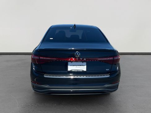 New 2026 Volkswagen Jetta SE FWD image 4