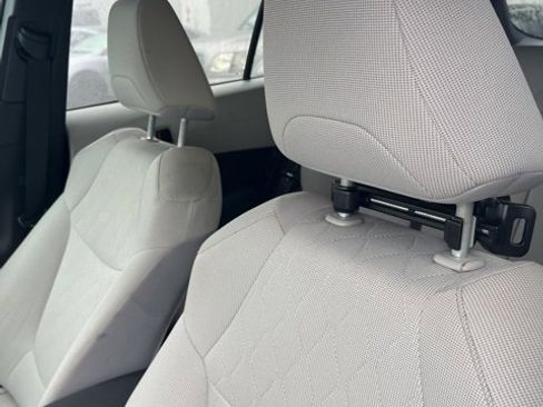 Used 2023 Toyota Corolla Cross LE image 10