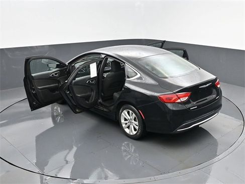 Used 2016 Chrysler 200 Limited image 25