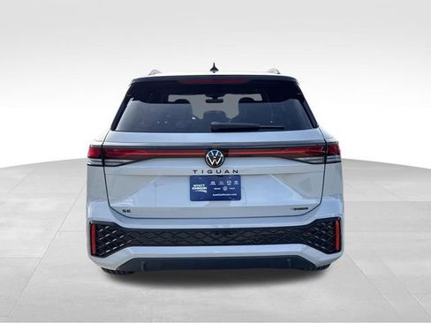 New 2026 Volkswagen Tiguan SE R-Line AWD/4WD image 4