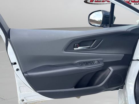 Used 2024 Toyota Prius XLE FWD image 21