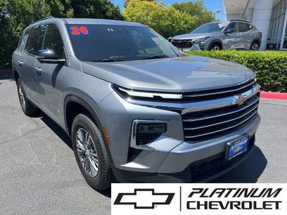 Used 2024 Chevrolet Traverse LT