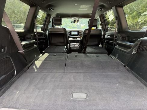 Used 2022 Jeep Wagoneer Series III w/ Flexible Seating Group AWD/4WD image 22