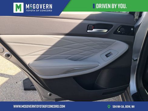 Used 2019 Toyota Avalon Limited w/ Advanced Safety Package FWD image 16