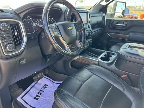 Used 2022 Chevrolet Silverado 3500 High Country w/ Technology Package image 12