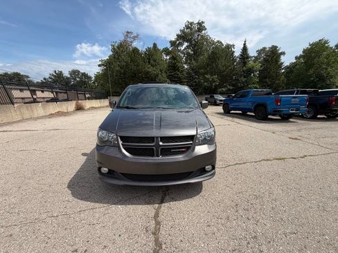Used 2019 Dodge Grand Caravan GT FWD image 3