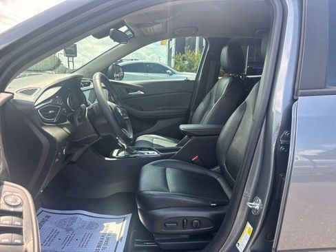 Used 2020 Buick Encore GX Select w/ Sport Touring Package FWD image 12