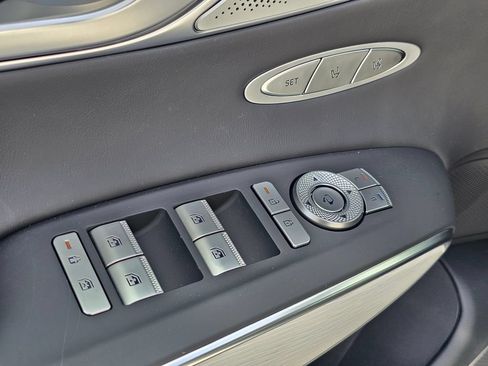 New 2026 Genesis GV70 2.5T Advanced AWD/4WD image 32