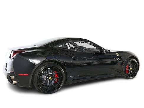 Used 2010 Ferrari California RWD image 8