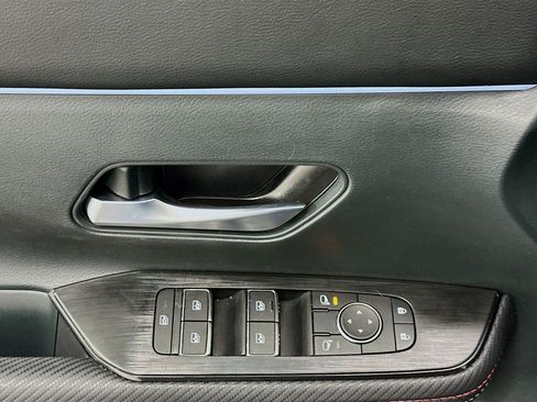 Used 2025 Nissan Kicks SR image 15