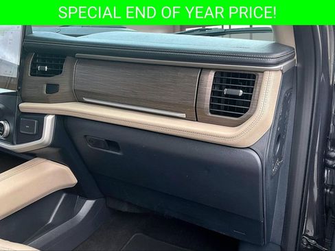 Used 2022 Ford Expedition Limited image 26