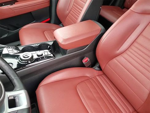 Certified 2025 Kia Sportage SX Prestige image 19