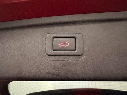 Used 2018 Subaru Outback 2.5i Premium image 11