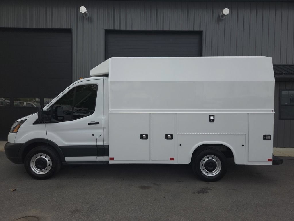 Used 2018 Ford Transit 250 138 RWD image 1