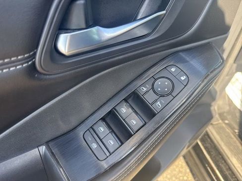 Used 2022 Nissan Rogue SV w/ SV Premium Package image 16