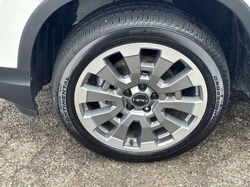 Used 2025 Honda Passport Black Edition image 2