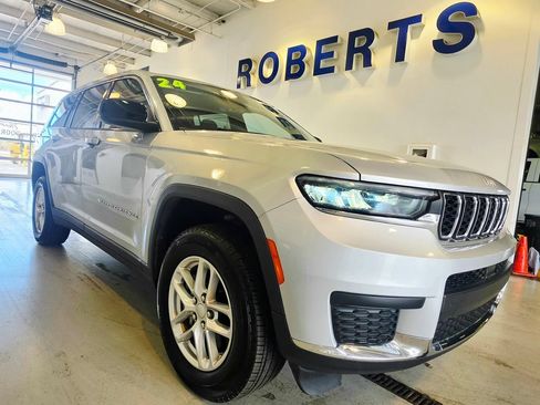 Used 2024 Jeep Grand Cherokee L Laredo AWD/4WD image 2