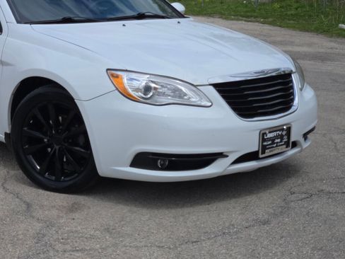 Used 2013 Chrysler 200 Limited w/ Sun/Sound Group FWD image 2