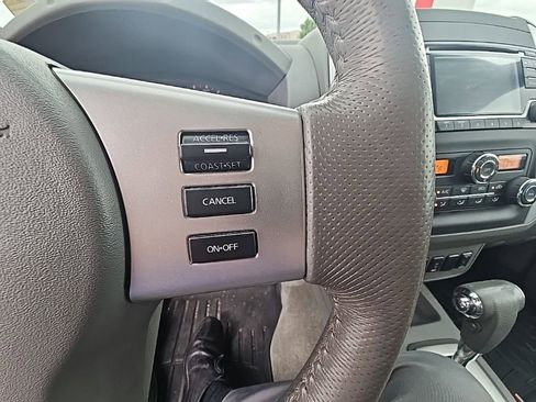 Used 2018 Nissan Frontier SV w/ Value Truck Package AWD/4WD image 12