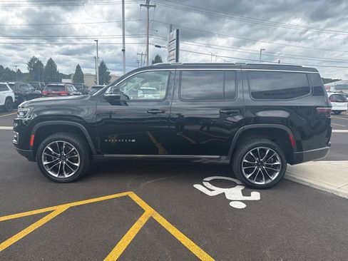Used 2022 Jeep Wagoneer Series III w/ Premium Group I image 4