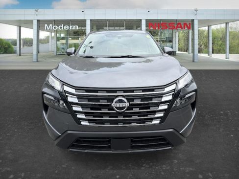 Certified 2026 Nissan Rogue SV FWD image 8