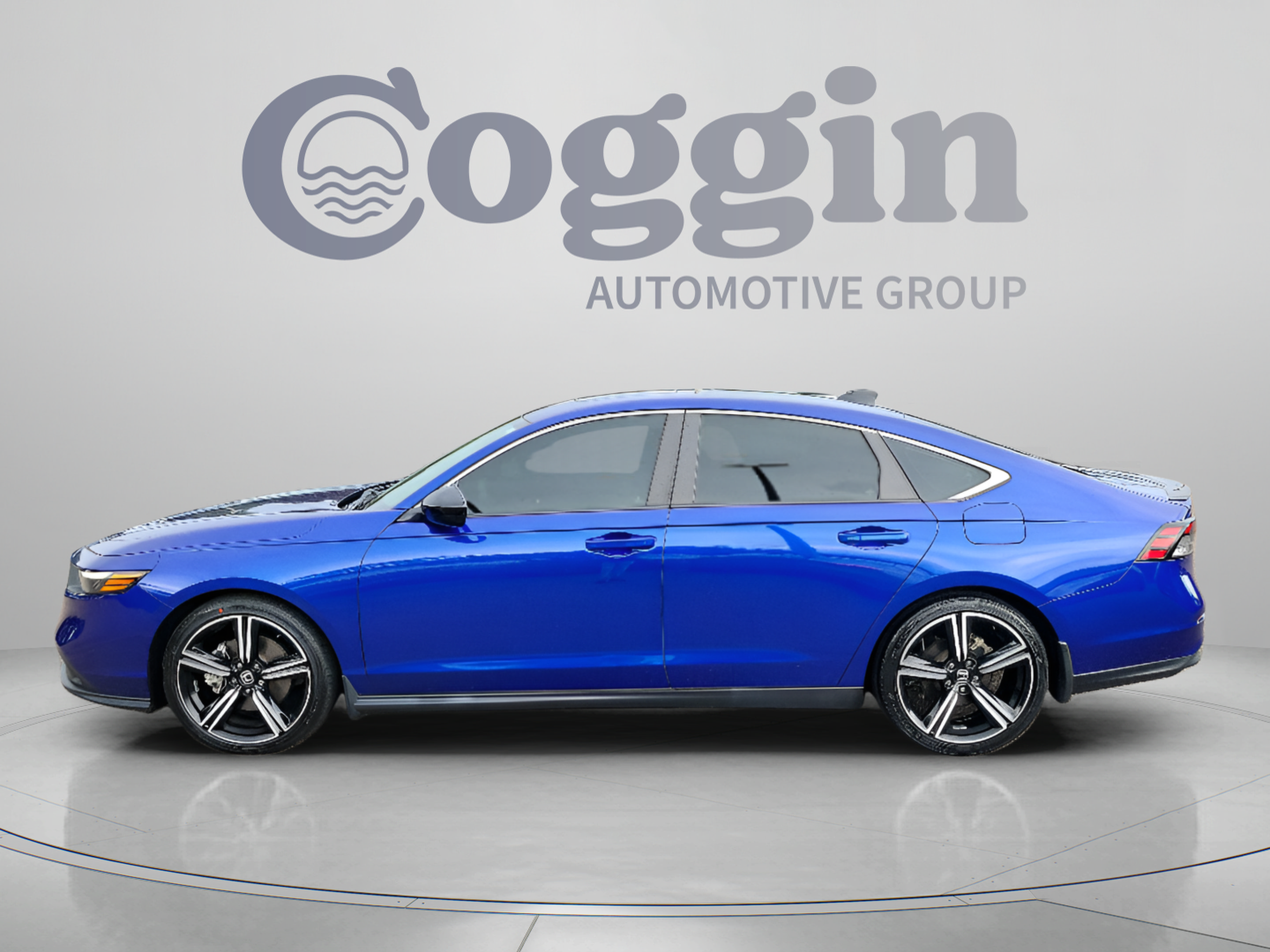 Used 2024 Honda Accord Sport image 2