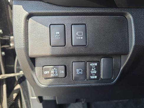 Used 2023 Toyota Tacoma TRD Off-Road w/ TRD Premium Off Road Package AWD/4WD image 22
