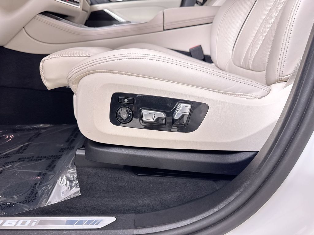Used 2025 BMW X5 M60i AWD/4WD image 12