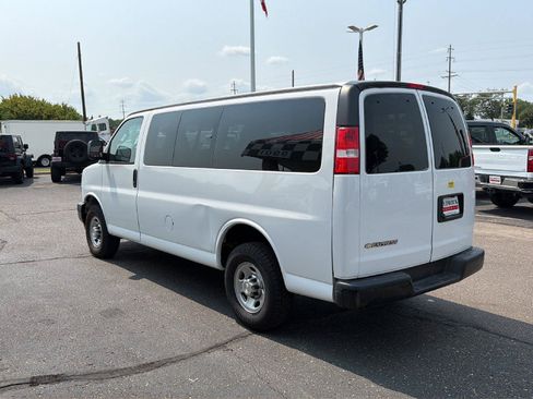 Used 2022 Chevrolet Express 2500 LS RWD image 5
