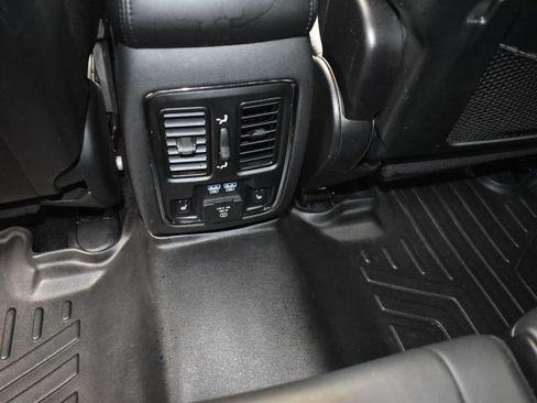 Used 2018 Dodge Durango GT w/ Premium Group image 19