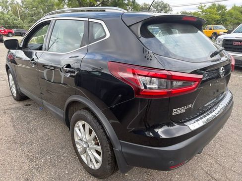 Used 2020 Nissan Rogue Sport SV w/ All-Weather Package AWD/4WD image 7
