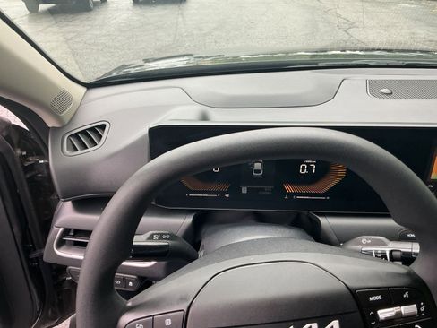 Used 2025 Kia K4 FWD image 30