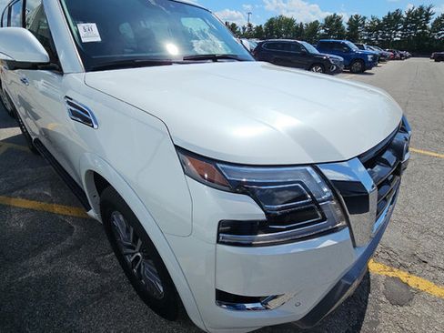 Used 2023 Nissan Armada SL w/ Cargo Package AWD/4WD image 7