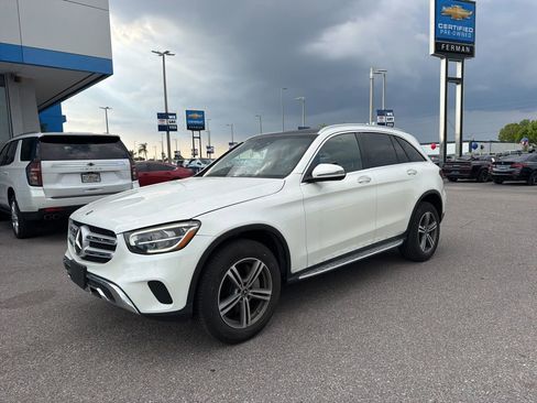 Used 2020 Mercedes-Benz GLC 300 4MATIC image 1