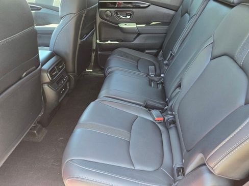 Certified 2024 Honda Pilot Touring image 15