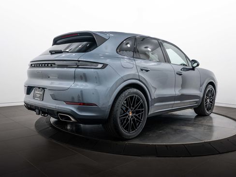 Certified 2026 Porsche Cayenne AWD/4WD image 7