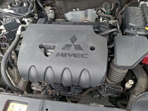 Used 2016 Mitsubishi Outlander AWD image 23