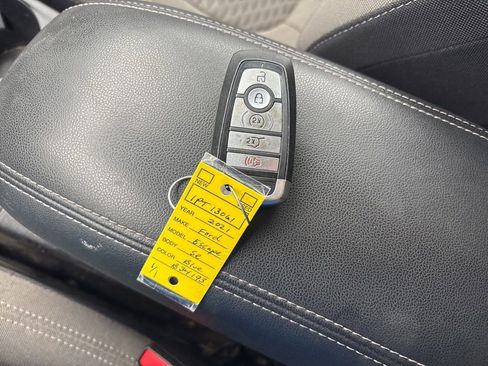 Used 2021 Ford Escape SE w/ Convenience Package image 12